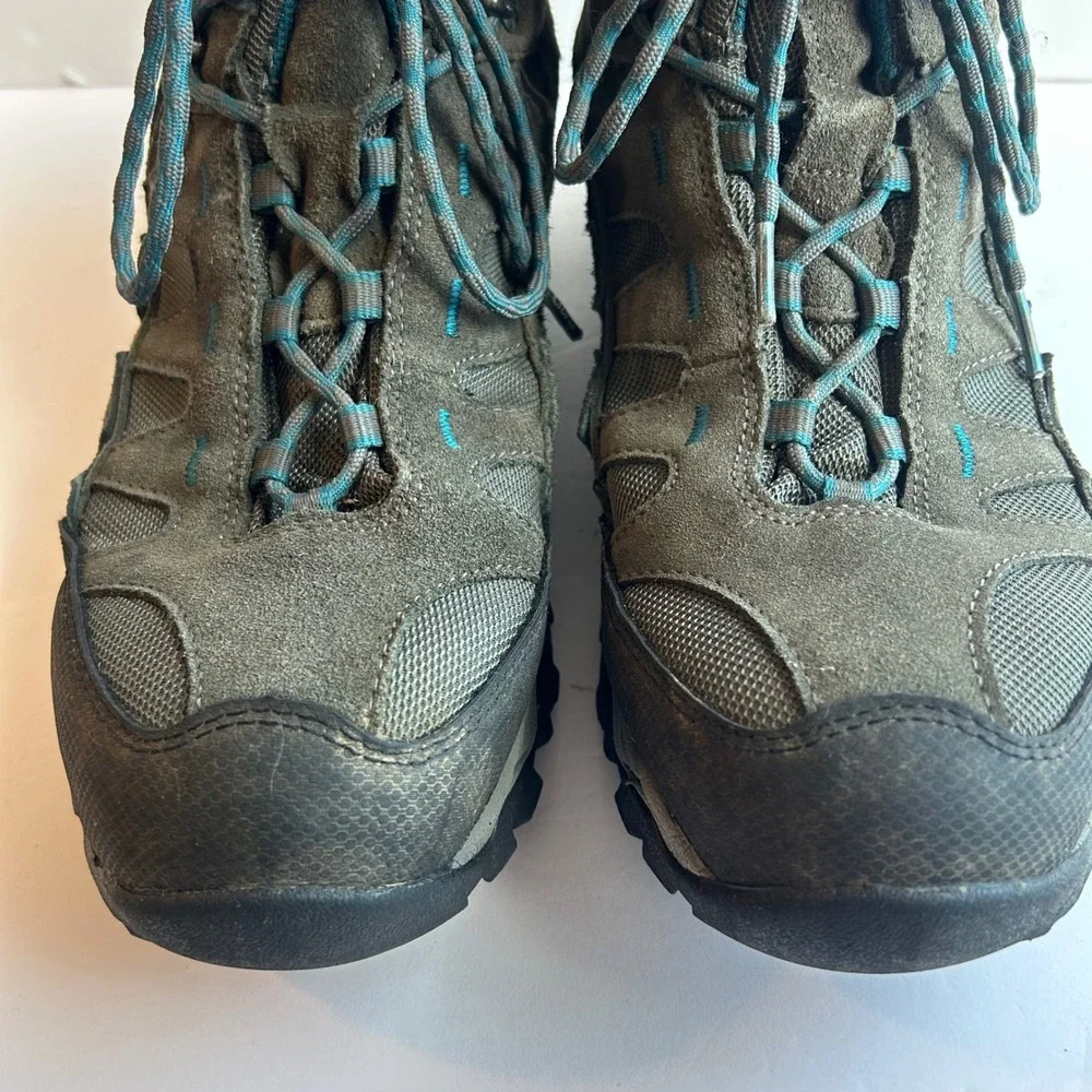 Clorts hiking boots